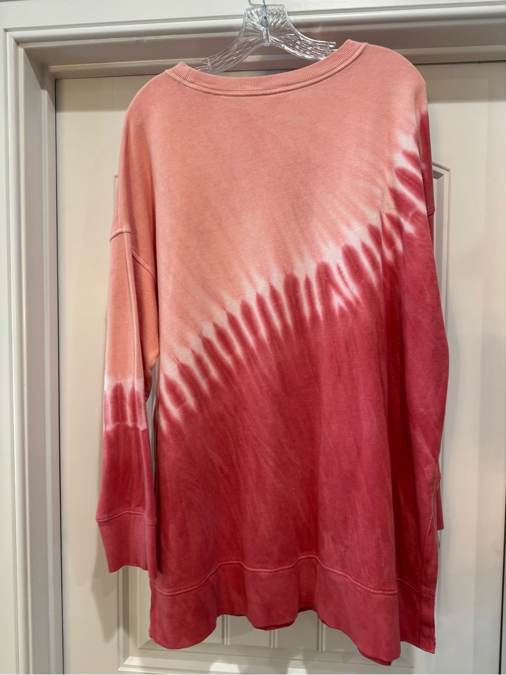 NWT Women’s Old Navy Tie-Dye long sweatshirt, size: Large - Picture 2 of 4